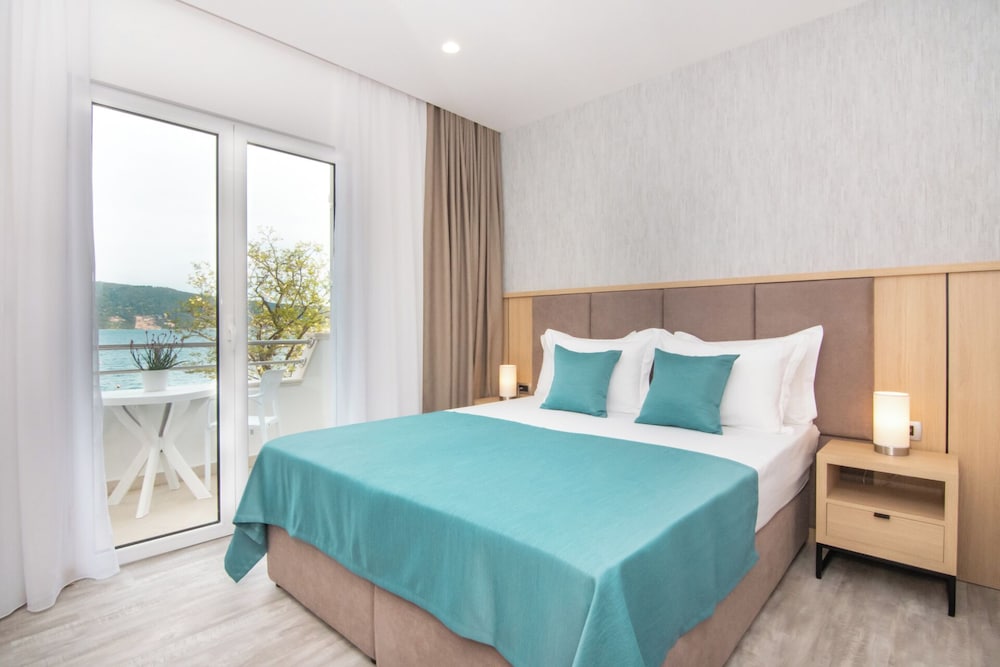 Standard, Double or Twin Bed, Annex