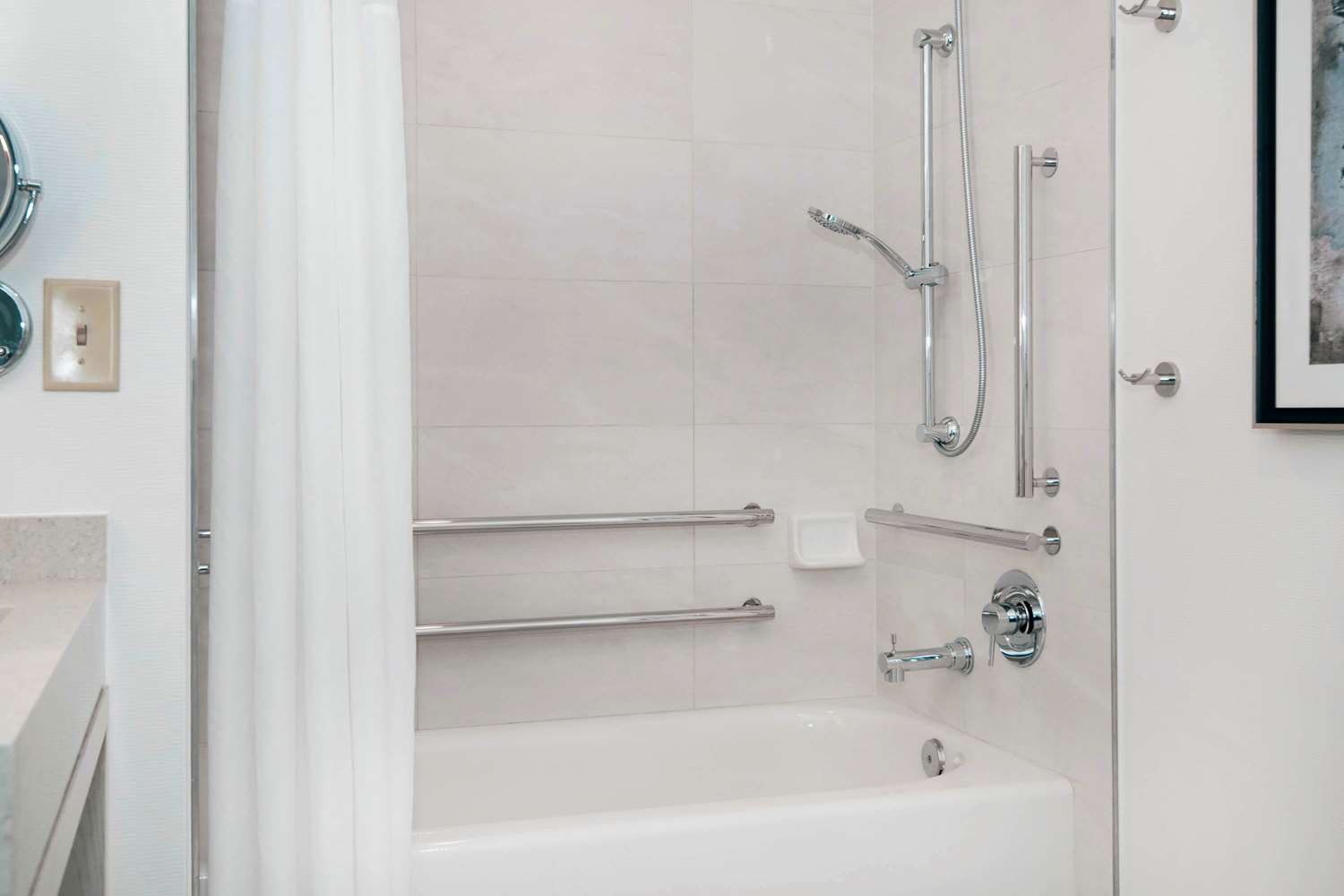 Embassy Suites By Hilton Raleigh Durham Airport Brier Creek 57/57