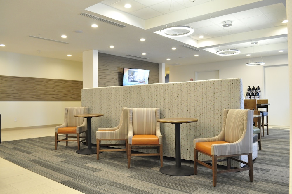 Holiday Inn Express Suites Price 43/51