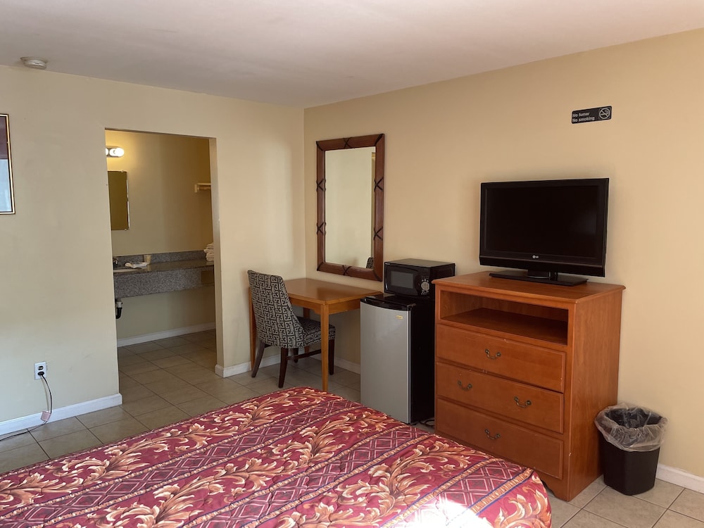 Sea Palace Motel 73/94