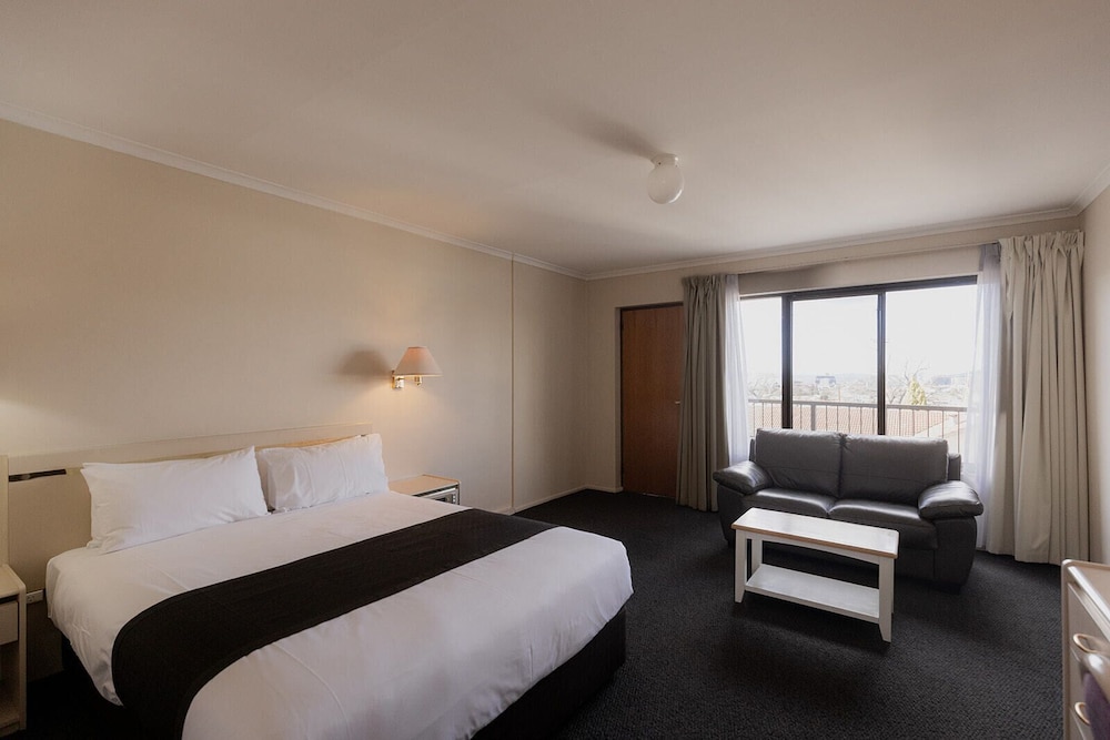 Argyle Motor Lodge 4/30