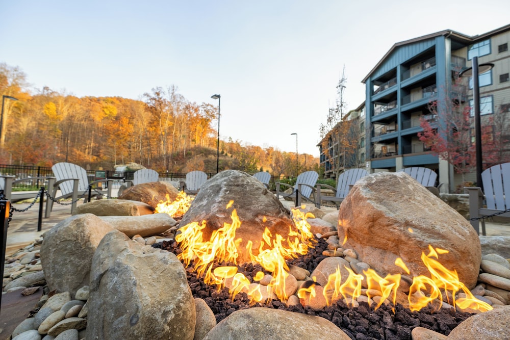 Dollywoods HeartSong Lodge & Resort 5/50