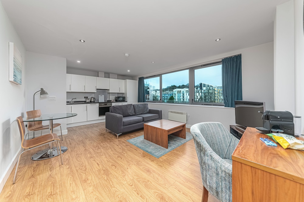 Max Serviced Apts Farnborough 43/58