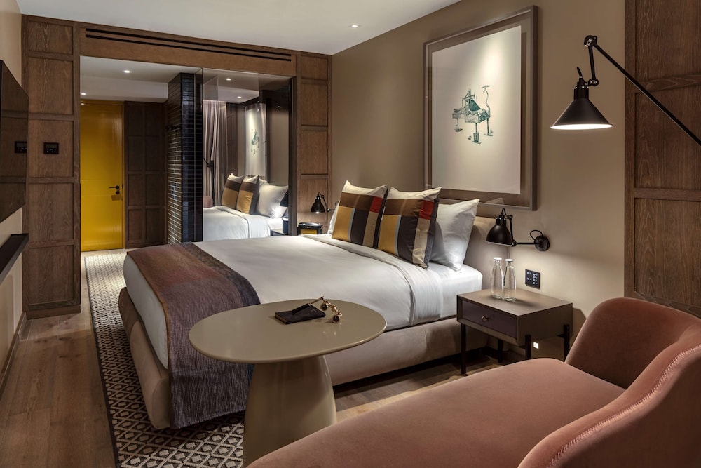 Platinum, London, King Bed