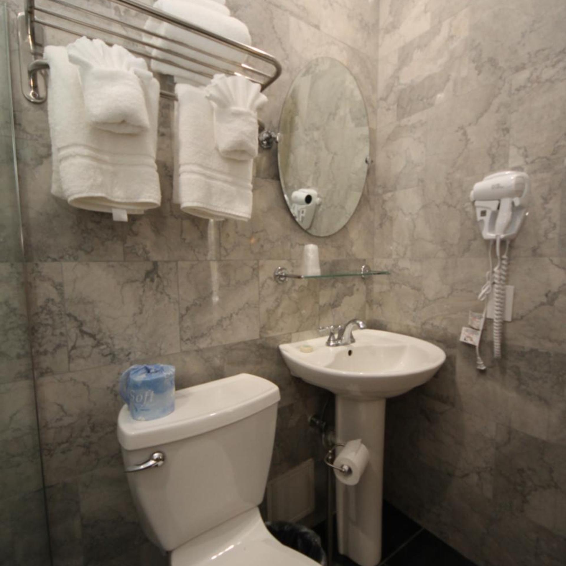Hyde Park Hotel 48/51