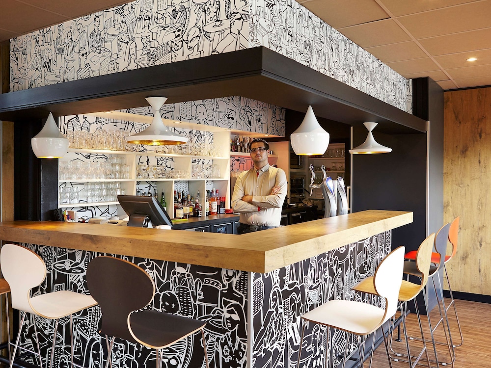 Ibis Marne La Vallee Champs 44/57