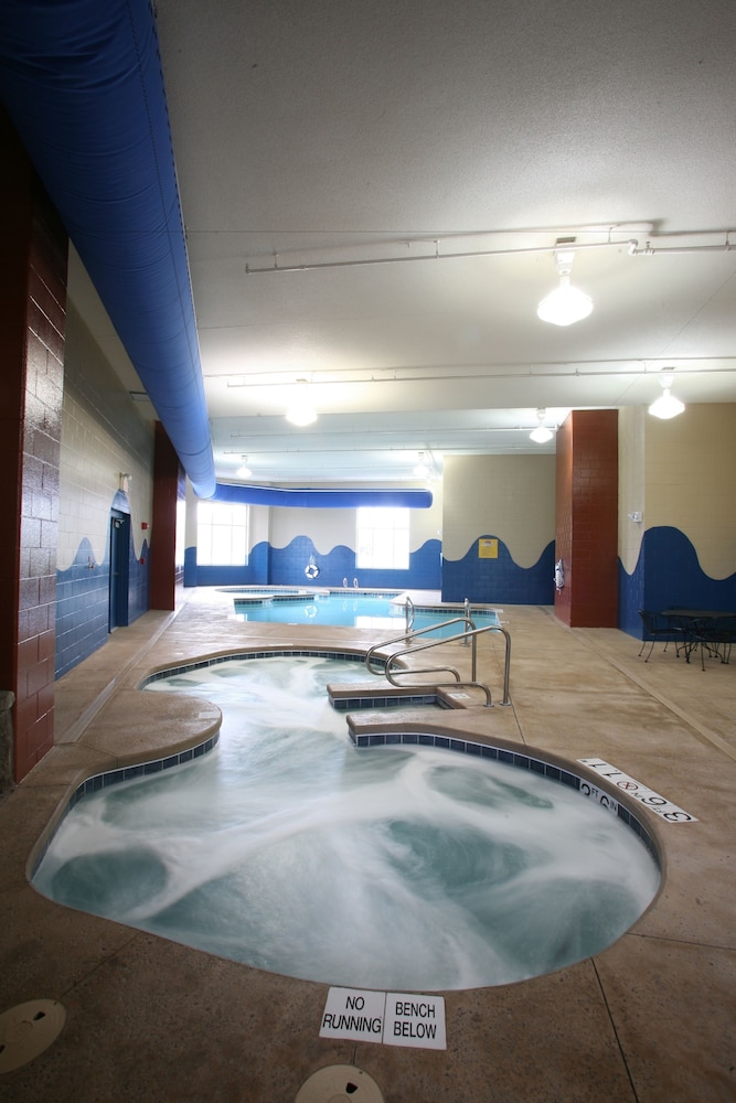 Holiday Inn Omaha Downtown-Airport 37/77