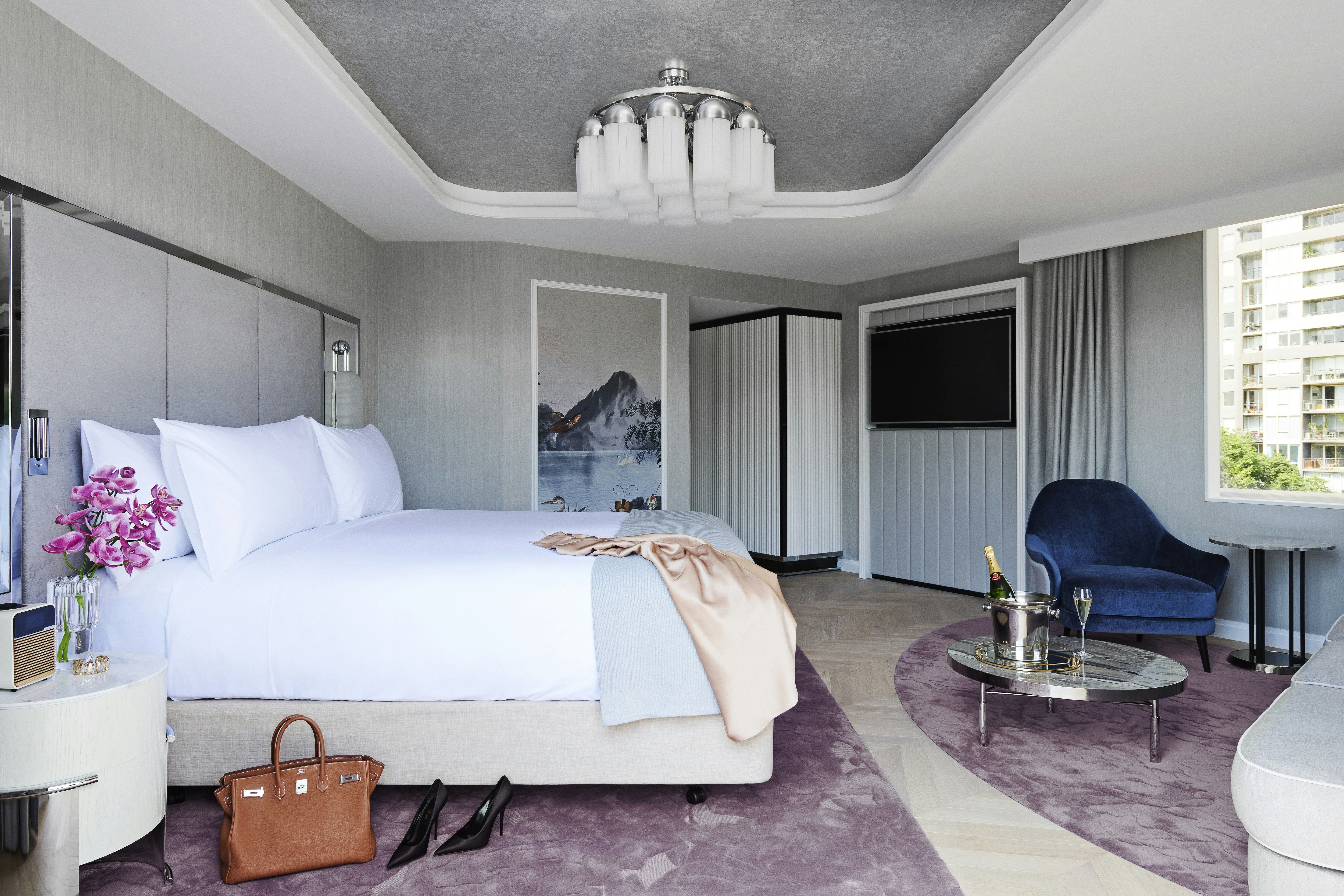 Royal, Suite
