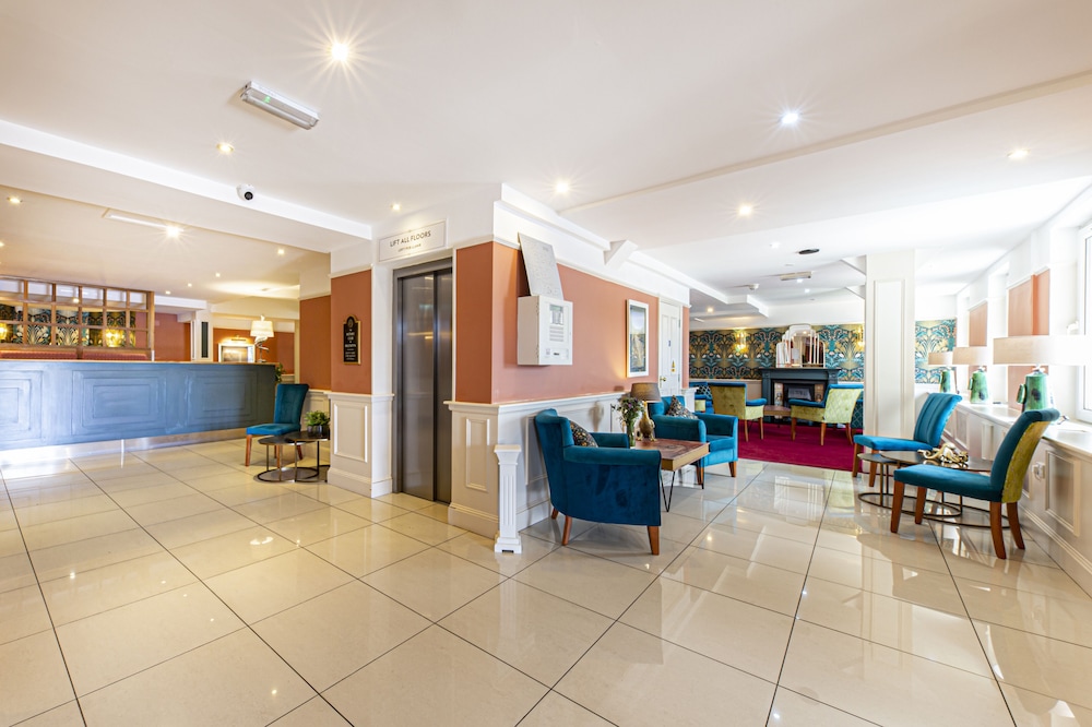 The Beaches Hotel 13/100