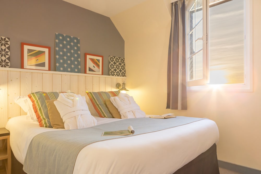 دوبلكس بسريرين منفصلين بإطلالة على البحر بغرفتين مع أريكة