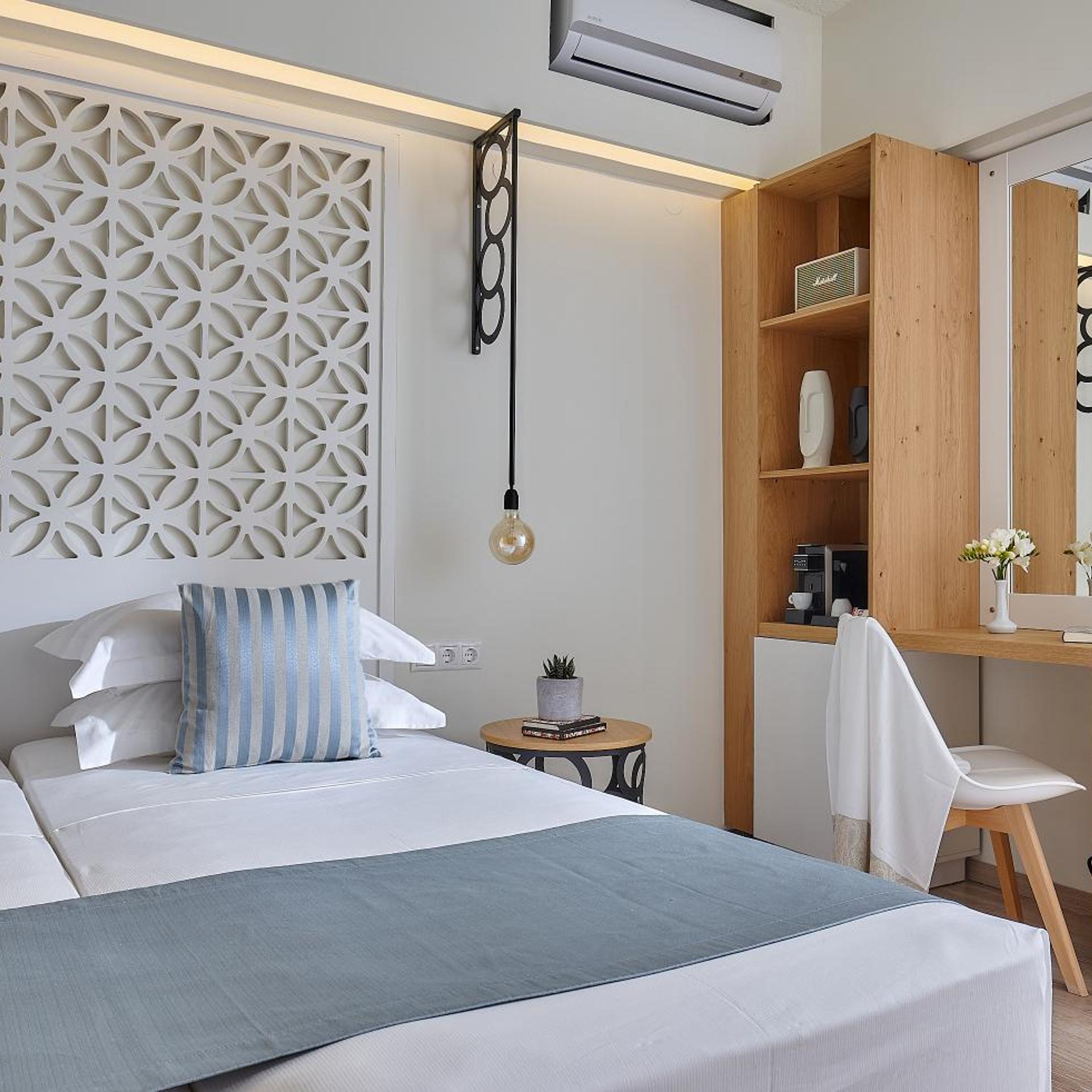 DOUBLE ROOM SUPERIOR SIDE SEA VIEW