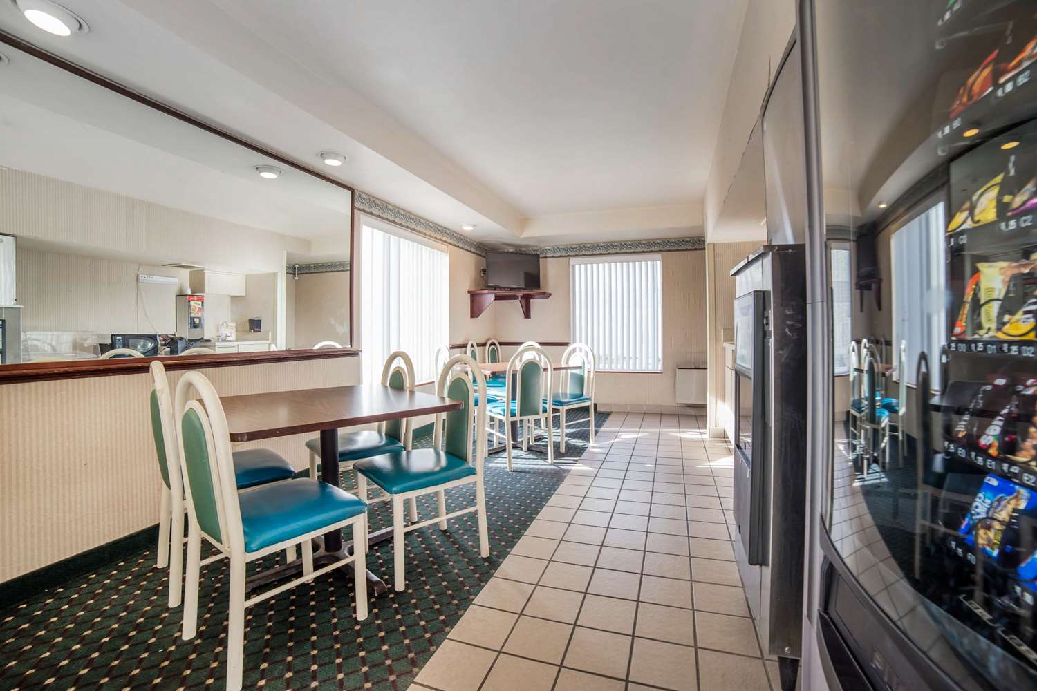 Rodeway Inn & Suites Nampa 18/20