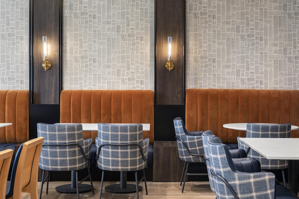 Hyatt Place Toronto Airport 37/50