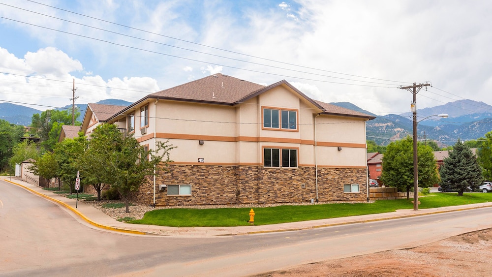 MAGNUSON GRAND PIKES PEAK 2/50