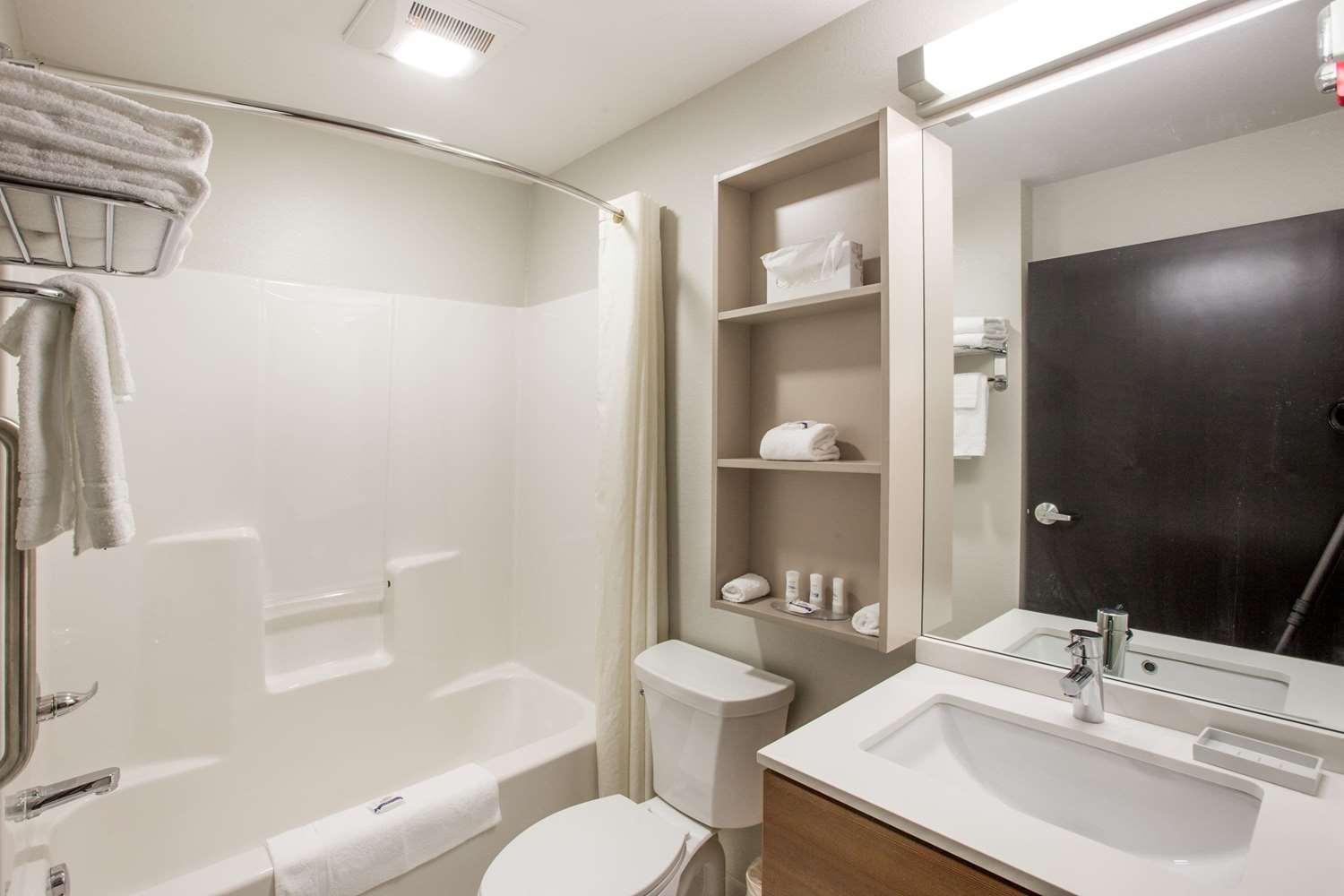 Microtel Inn And Suites By Wyndham Tioga 20/23