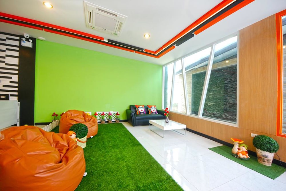 C Tower Hotel 32/43