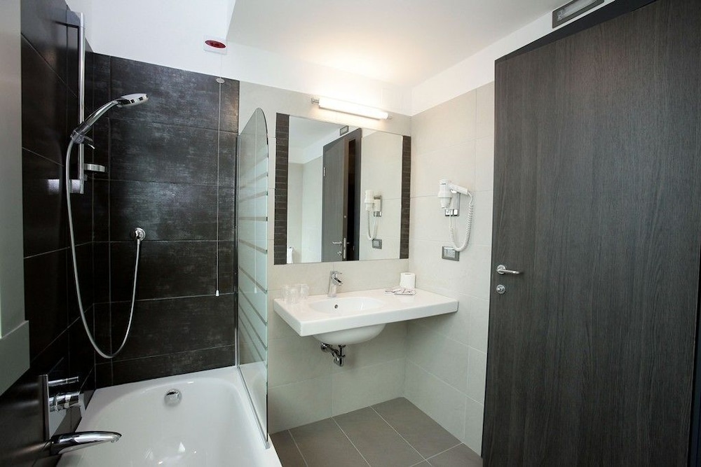 Artis Hotel 49/50