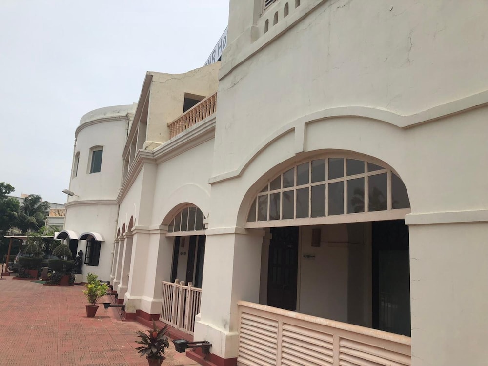 Chanakya Bnr Hotel 3/50