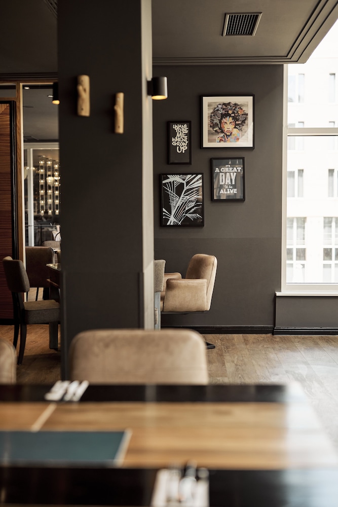 co56 Hotel Chemnitz 10/50