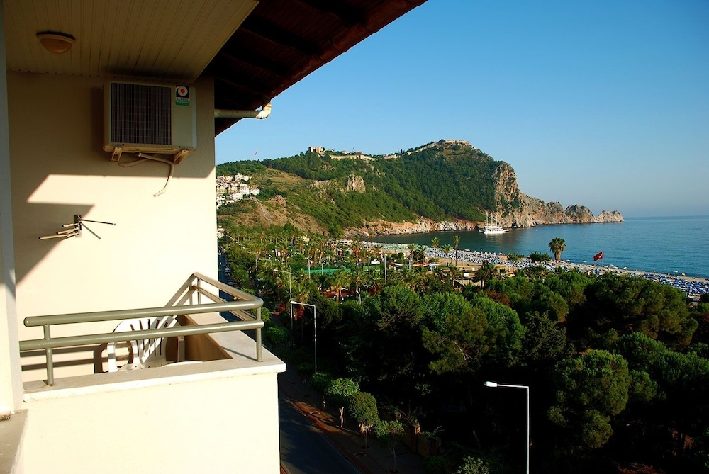 Hatipoglu Beach Hotel 60/66