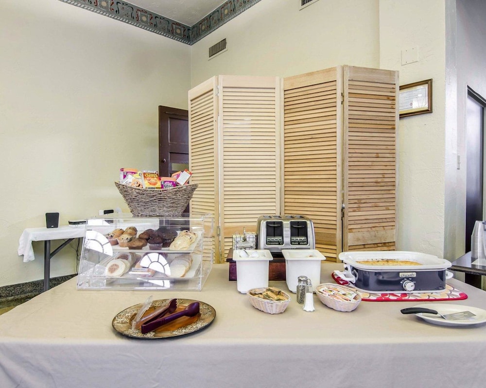 Hotel Seville 18/49