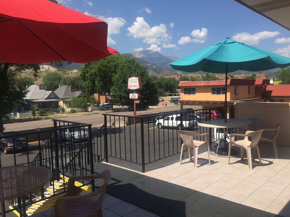 Garden Of The Gods Motel 50/58
