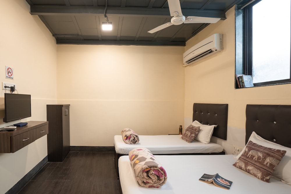 Zostel Mumbai 10/50