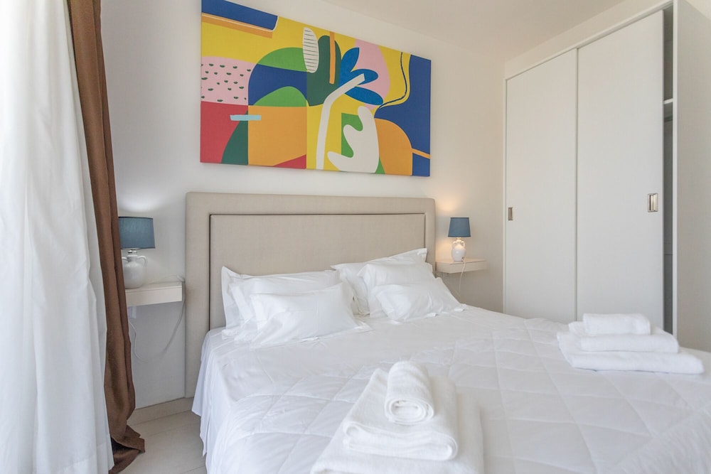 19 Summer Suites 18/60