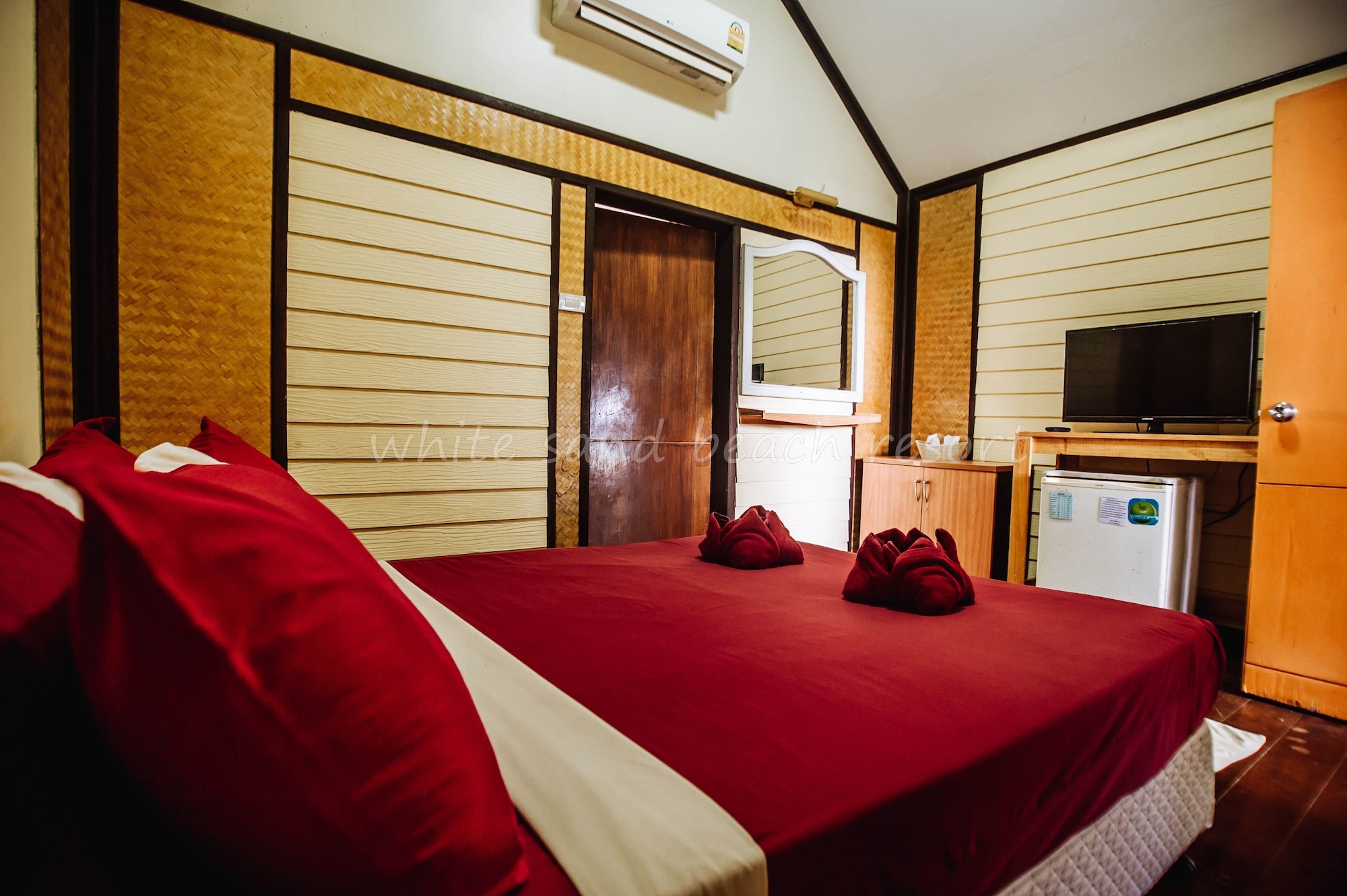 ROOM, GARDEN VIEW