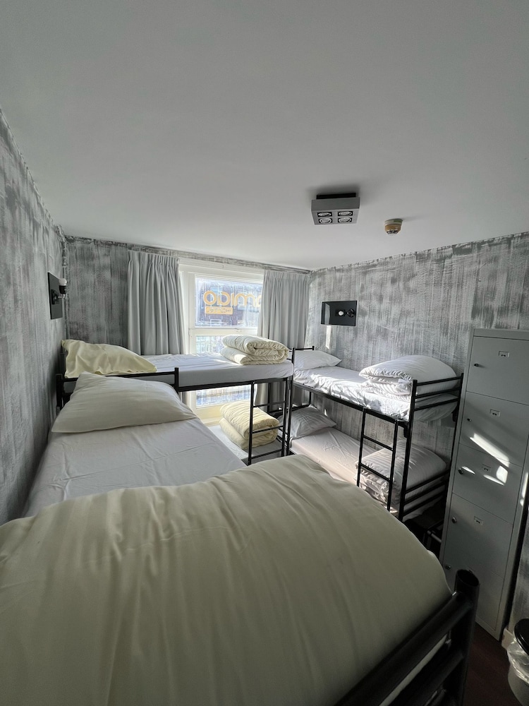 Amigo Budget Hotel 15/50
