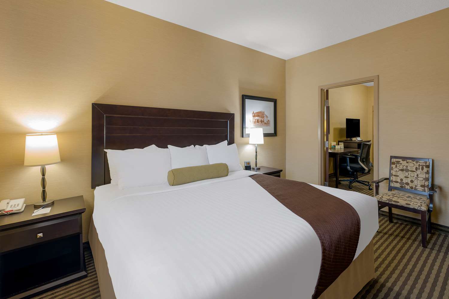 Suite, King Bed, Sofa