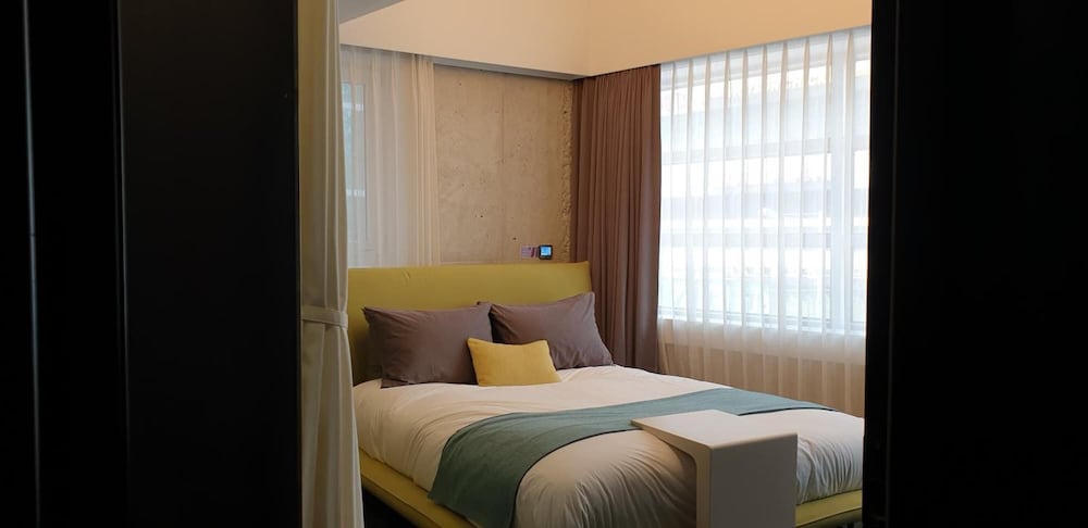 Cocomo Hotel And Gallery 11/54