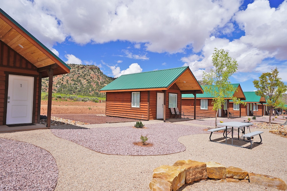 Gooseberry Lodges 3/79