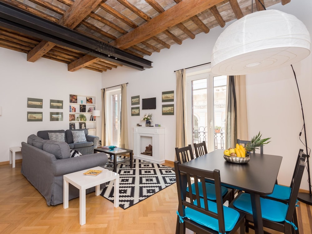 RSH Trevi Fountain Luxury Apartment 26/39