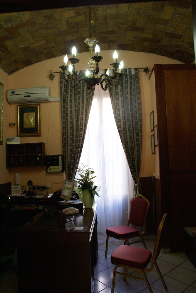 Hotel Farini 3/23