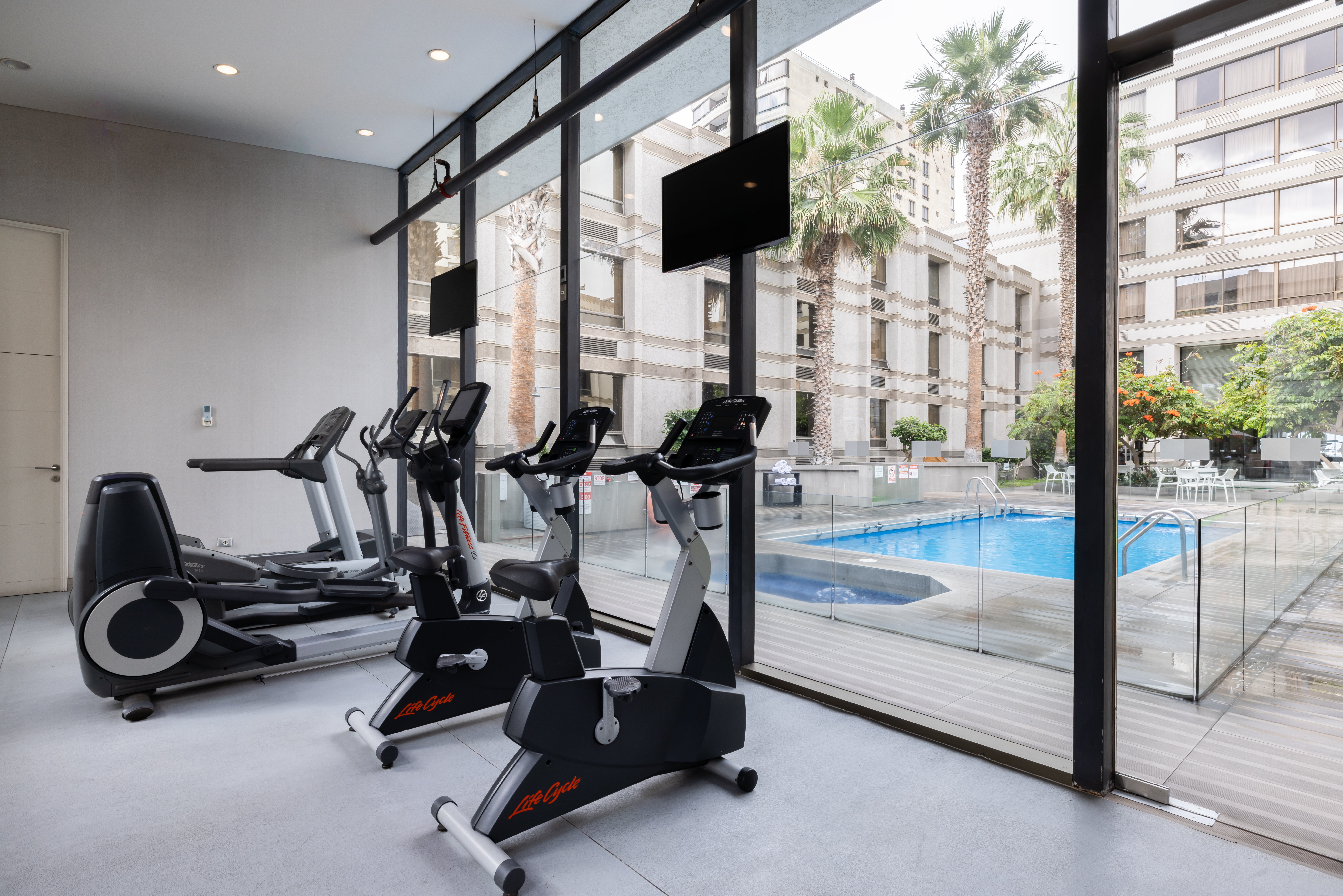 HOLIDAY INN EXPRESS IQUIQUE 34/74