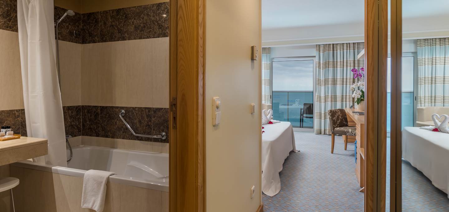 غرفة سوبيريور بإطلالة على البحر، Pestana Carlton Madeira 3/4