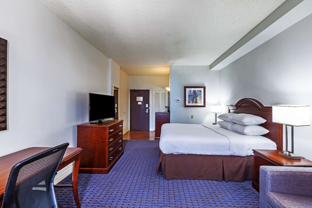 ROOM, KING BED, SOFA, TOP FLOOR