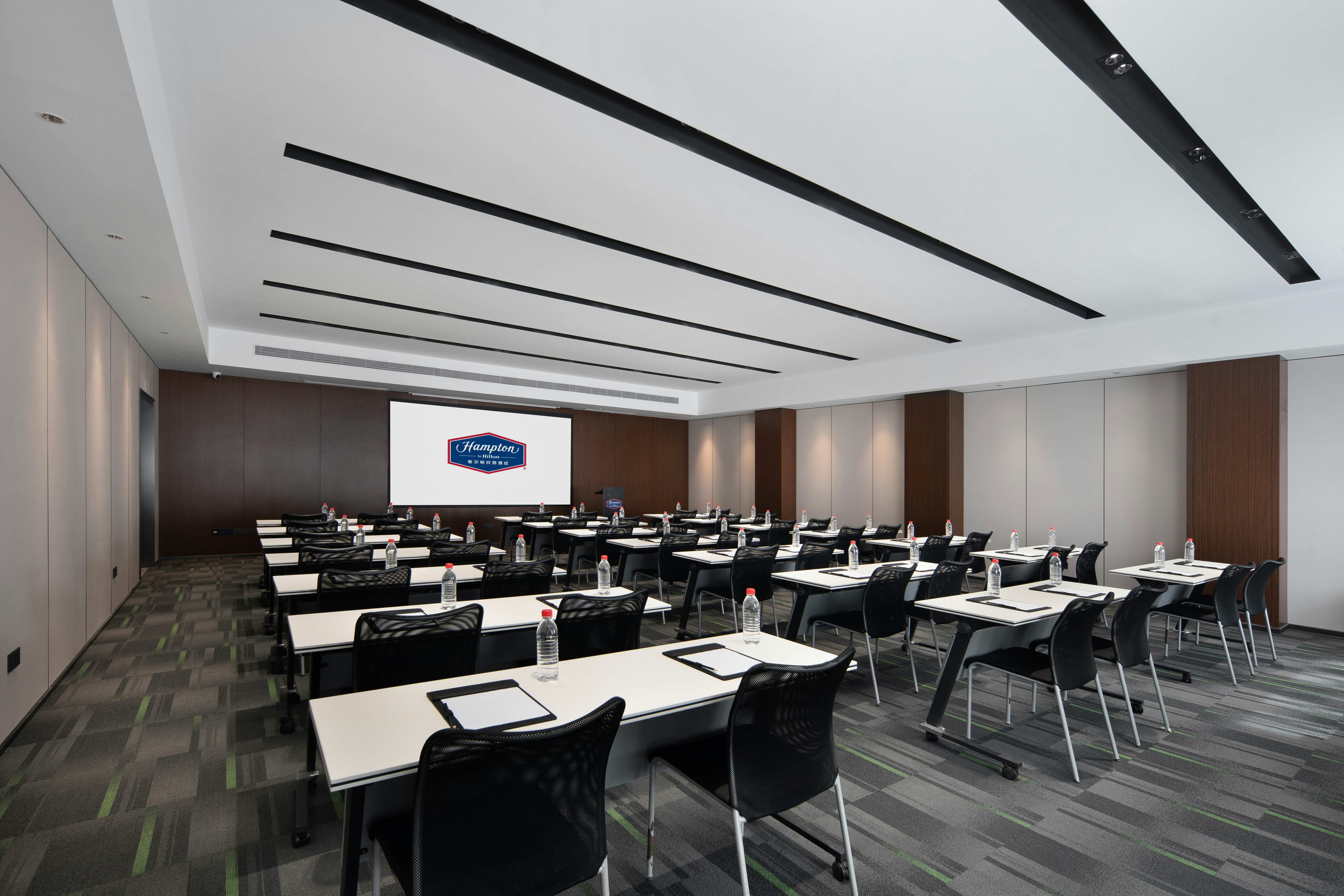HAMPTON BY HILTON BEIJING SOUTH RAILWAY STATION 30/35