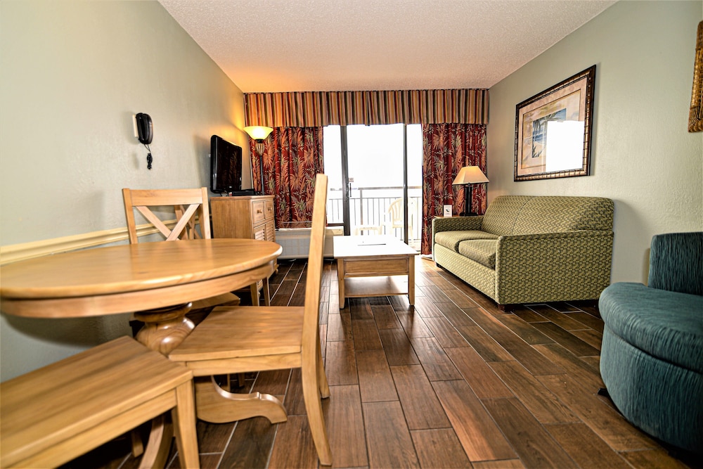 Monterey Bay Suites 44/81