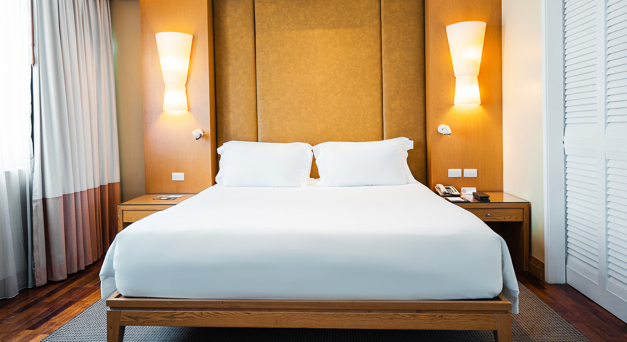 DELUXE, STUDIO, KING BED