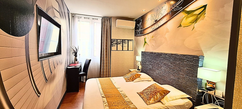 Hotel Renaissance 27/77