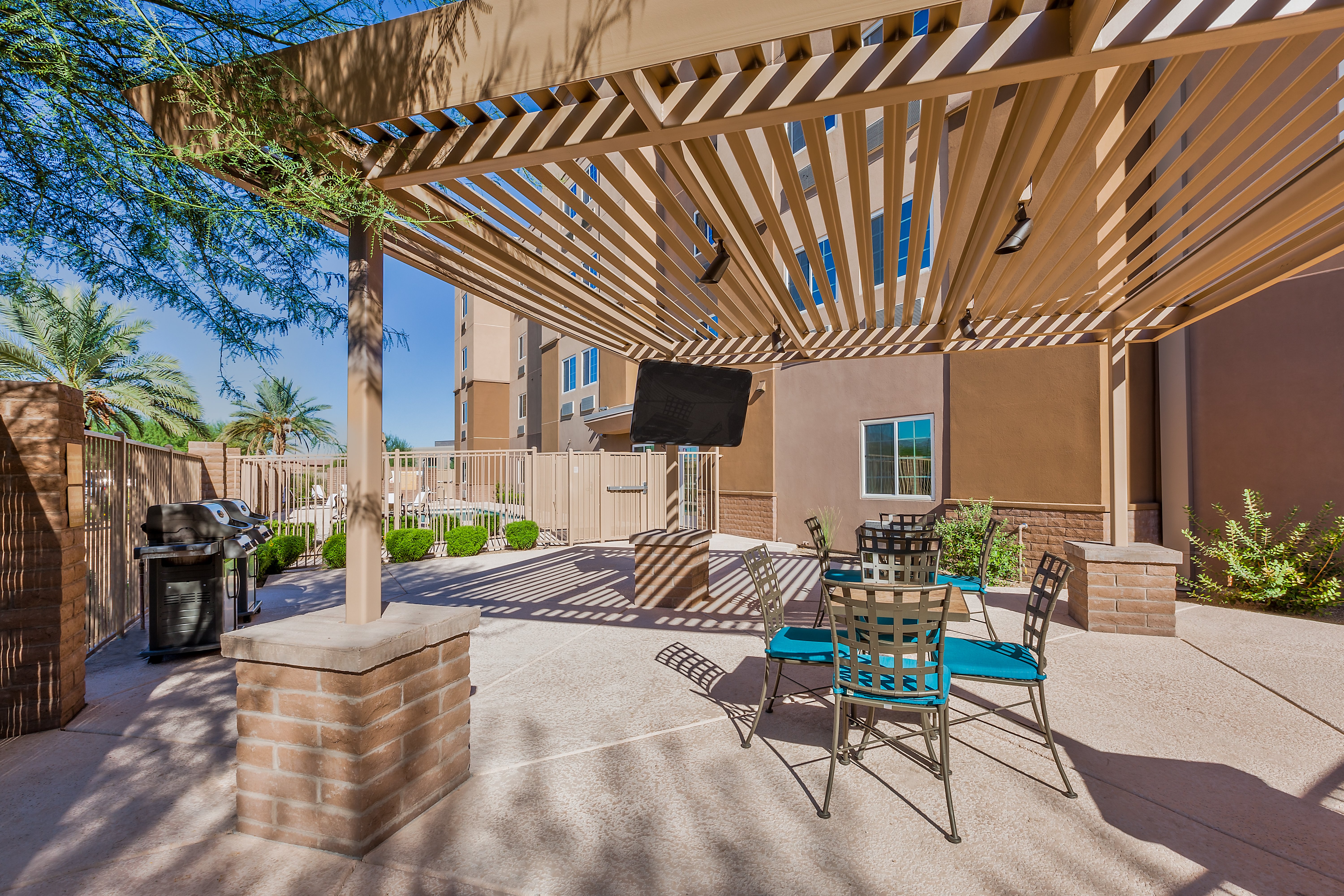 Candlewood Suites TUCSON 24/37