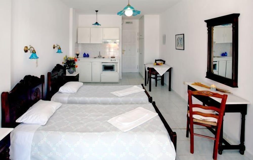 Erato Apartments 14/28