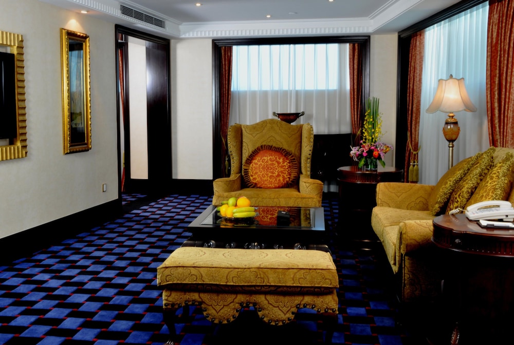 ROYAL MEDITERRANEAN HOTEL 39/47