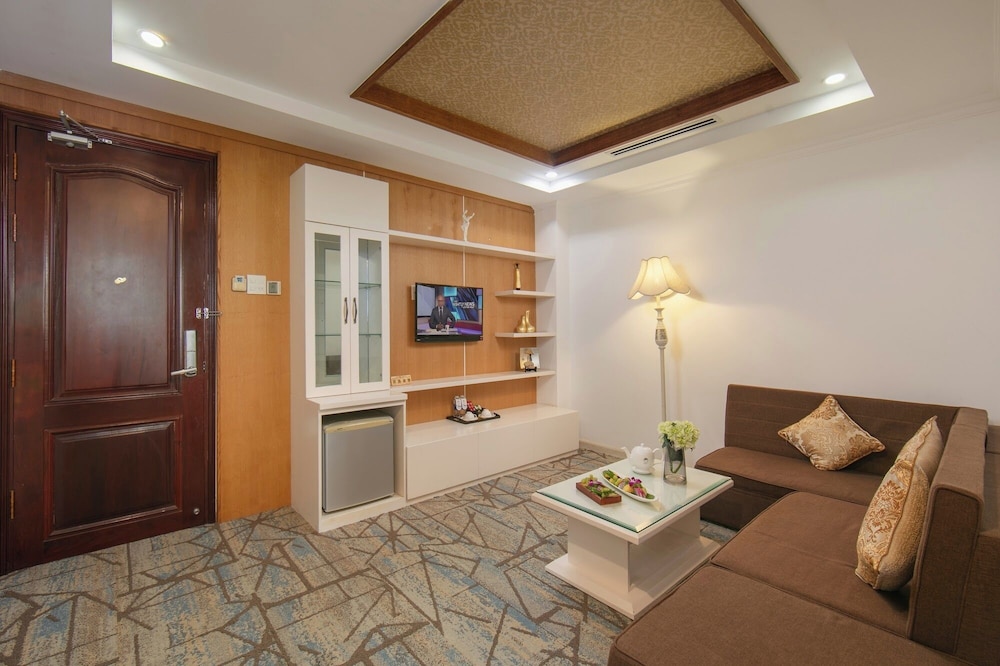 Nesta Hotel 45/64