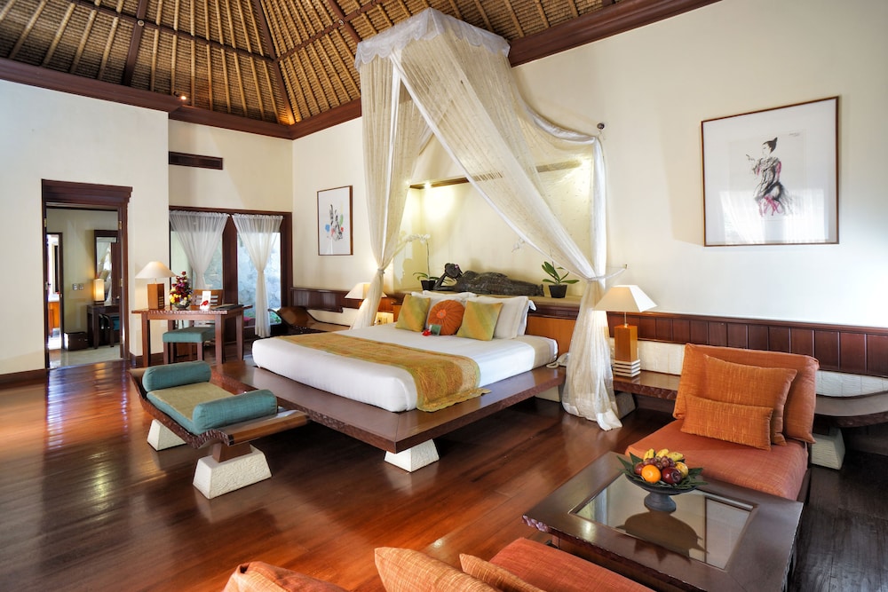 POOL, SUITE, VILLA