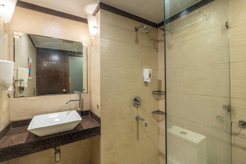 Stops Hostels- New Delhi 46/47