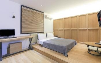 Premier, Basement