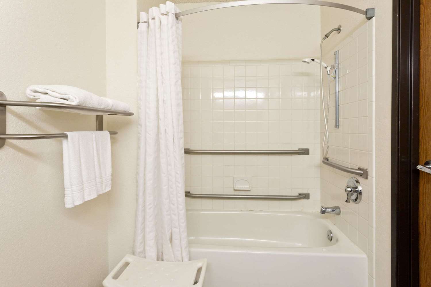 Super 8 By Wyndham Lexington Park/California Area 10/10